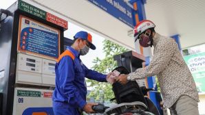 Giá xăng dầu trưa 30/10: Dầu diesel tăng qua mốc 30.000 đồng/lít, E10 RON 95 và RON 92 vẫn rẻ? Giá lăn bánh VinFast VF 8