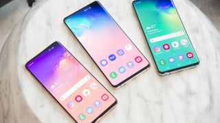 Về Việt Nam, Galaxy S10 có giá từ 16 triệu đồng