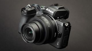 Nikon Z50 rất thú vị, nhưng có lẽ chưa đủ tốt để mua  