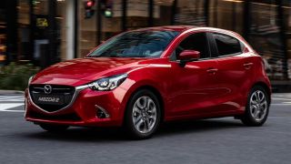 Quyết 'đè bẹp' Kia Soluto, Mazda 2 giảm giá chưa từng có tiền lệ