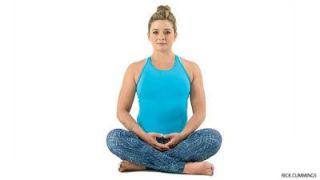 7 tư thế Yoga giúp bạn giảm cơn đau vai cực hiệu quả