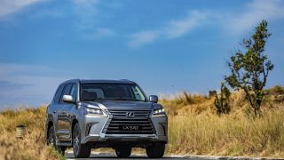 Lộ diện Lexus LX 570 phiên bản mới: Xe siêu sang dành cho đại gia Việt