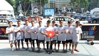 Đại diện Việt Nam suýt thắng trong cuộc thi chạm tay để trúng ô tô tiền tỷ