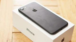iPhone 7 giảm giá mạnh, chỉ còn 3,3 triệu đồng