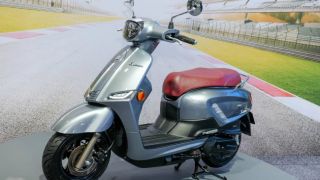 Chi tiết Suzuki Saluto 125: Xe ga mới 'ăn đứt' Honda Air Blade 2020?