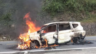 Quảng Nam: Ô tô bỗng dưng phát nổ, 2 người tử vong