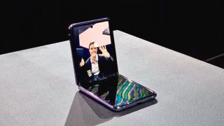 Ra mắt Galaxy S20: Galaxy Z Flip - cách mạng mới của Samsung với thiết kế đột phá