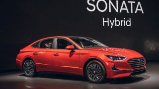 Hyundai Sonata 2020 về đại lý với giá chỉ 640 triệu đồng, Toyota Camry lo lắng mất khách
