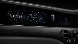 Rolls-Royce Ghost đầy huyền bí với 'bầu trời sao' Illuminated Fascia