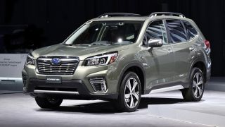Tin xe hot 15/9: Subaru Forester giảm sốc 200 triệu, 3 người phụ nữ chết thảm sau va chạm xe Innova