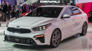 Không phải Kia Morning, Kia Cerato mới là cái tên giảm giá sốc giữa tháng 9