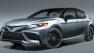 Toyota Camry 2021 chính thức lên kệ: Tuyên chiến ‘cực gắt’ Honda Accord, Mazda6, giá từ 600 triệu