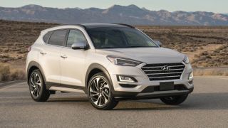 Hyundai Tucson ‘xưng vương’ SUV hạng C, ‘vượt mặt’ Honda CR-V, Toyota Corolla cực ngoạn mục