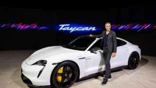 Ra mắt dòng xe thể thao thuần điện Taycan tại Việt Nam–Chiếc Porsche thực thụ cho kỷ nguyên di động