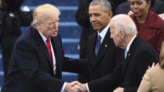 Lãnh đạo bang 'sân nhà' của Joe Biden lên tiếng ủng hộ Donald Trump, chỉ trích gian lận bầu cử