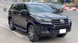 Toyota Fortuner 2021 ‘siêu lướt’ đầu tiên tại Việt Nam có giá không tưởng khiến dân tình ‘chao đảo’