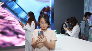 OPPO Reno5 ra mắt Việt Nam: Sạc 50W, camera siêu đỉnh giá 8.690 triệu