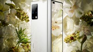Huawei Mate X2 ra mắt: Cấu hình mạnh mẽ, camera zoom 100X, giá hơi ‘mặn’