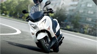 Đối thủ Honda SH 350i tung bản nâng cấp: Rẻ hơn SH 2019, thiết kế 'lột xác' đỉnh cao