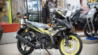 Cận cảnh ‘anh em sinh đôi’ của Yamaha Exciter: Giá 37,75 triệu đồng, khiến Honda Winner X sợ vỡ mật