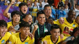 'Hung thần của bóng đá Việt Nam' giúp HAGL giành hat-trick danh hiệu ở V.League 2021