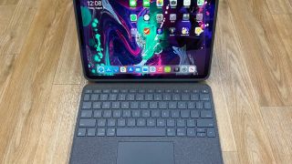 Đánh giá Logitech Folio Touch - bàn phím cho iPad Pro rẻ hơn chính hãng một nửa