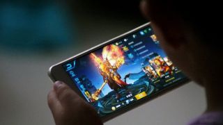 Tencent đang triển khai tính năng nhận diện khuôn mặt để ngăn trẻ em thức khuya chơi game.