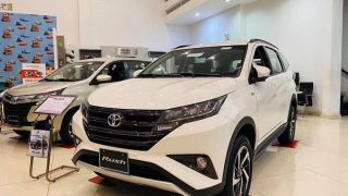 Mẫu MPV của Toyota giảm giá xuống mức rẻ hơn Mitsubishi Xpander, thiết kế thu hút khách Việt