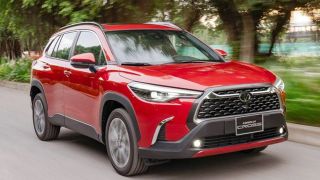 ‘Vượt mặt’ Kia Seltos, Toyota Corolla Cross 2021 gây sốc với doanh số khủng, thiết kế đọ sức HR-V