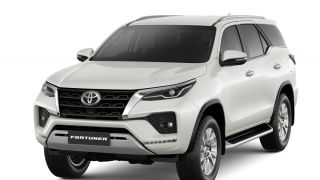 'Bấn loạn' vì chiếc Toyota Fortuner 2021 có giá không tưởng, khách Việt ngỡ ngàng vì một điểm này