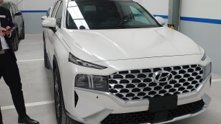 Hyundai SantaFe 2022 bất ngờ về đại lý với nâng cấp trong trang bị, giá bán 'đe nẹt' Toyota Fortuner