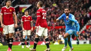 Man Utd lần đầu tiên trong lịch sử thua Man City ở cuộc đua quan trọng bậc nhất