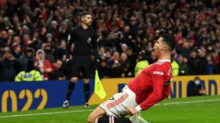 Cristiano Ronaldo tỏa sáng với cú sút siêu hạng, Man Utd làm được điều hiếm thấy