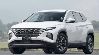 'Trố mắt' trước giá rao bán Hyundai Tucson 2022: Ngoại hình mới toanh, trang bị so kè Mazda CX-5