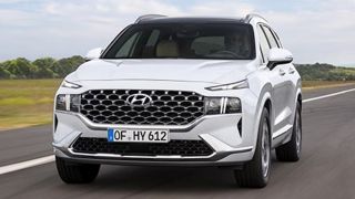 Chiếc Hyundai Santa Fe 2021 có giá không tưởng, lộ diện chi tiết đặc biệt ‘đốn tim’ khách Việt