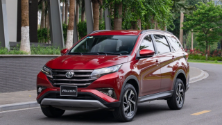 Tiểu Toyota Fortuner ‘khăn gói’ rời Việt Nam, 'nhường' Toyota Veloz Cross cướp ngôi vua MPV 7 chỗ