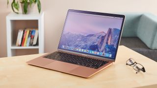 Tất cả thông tin về MacBook Air 15 inch sắp ra mắt của Apple với chip M2