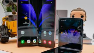 Giá Samsung Galaxy Z Fold 3 tháng 7/2022: Giảm ‘kỷ lục’ tới 13 triệu, ‘hủy diệt’ iPhone 13 Pro Max