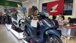 Tin xe trưa 31/7: Honda Vision đột ngột giảm giá sốc tới 20 triệu đồng khiến khách Việt phát cuồng