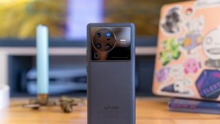 Lý do nên mua vivo X80 Pro tháng 8: Cụm camera siêu chất ‘chặt đẹp’ chiến binh iPhone 13 Pro Max