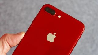 Giá iPhone 8 Plus tháng 8/2022: Rẻ như 2 chiếc Nokia C21 Plus mới, vẫn có iOS 16, đốn tim khách Việt