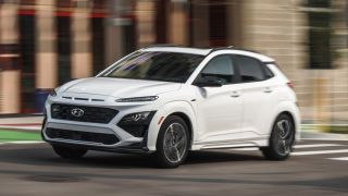 Giá lăn bánh Hyundai Kona tháng 10/2022: Hấp dẫn không kém Kia Seltos
