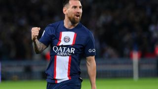 Messi làm lu mờ Mbappe, lập kỷ lục khó tin ở Champions League