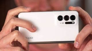 OPPO Find N2 sẽ có màn hình gập 7,1 inch bên trong và màn 5,54 inch bên ngoài