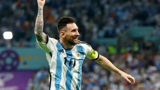 Giúp Argentina đánh bại Croatia, Lionel Messi xô đổ cùng lúc 3 kỷ lục của World Cup