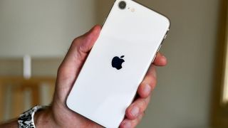 Giá iPhone SE 2022 mới nhất tháng 1/2023: Thấp chạm đáy, rẻ hơn cả Galaxy A73 tầm trung