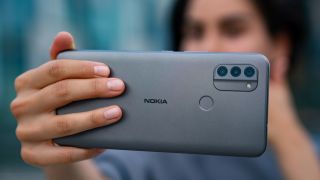 Giá Nokia C31 mới nhất tháng 1/2023: Thấp nhất từ 2 triệu, pin trâu màn lớn giá rẻ là đây
