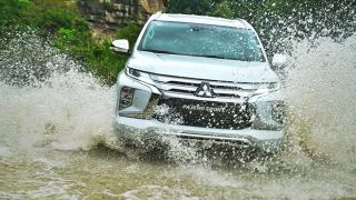 Giá lăn bánh Mitsubishi Pajero Sport tháng 1/2023 cực hời, hạ bệ Toyota Fortuner và Hyundai Santa Fe