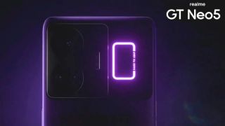 Teaser Realme GT Neo 5 tiết lộ dải đèn RGB ở mặt sau giống Nothing Phone 1
