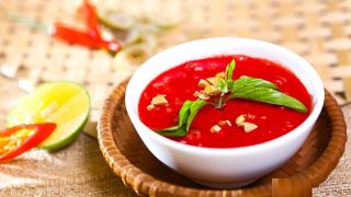 Món ăn kinh dị nhất Việt Nam khiến khách Tây khóc thét khi thấy, nhiều người Việt cũng không dám thử